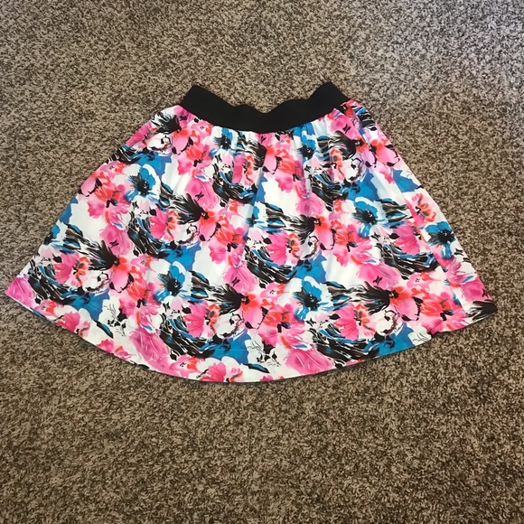 Wrapper Dresses & Skirts - Women’s / junior size small print skirt 2 - hip Wrapper Dresses & Skirts - Women’s / junior size small print skirt 2 - hip